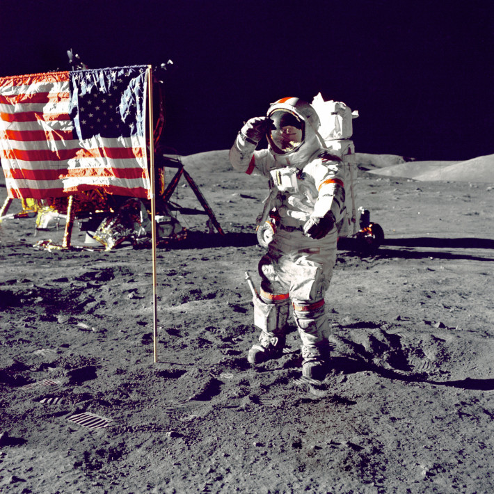 Намериха убедително доказателство за кацането на американците на Луната