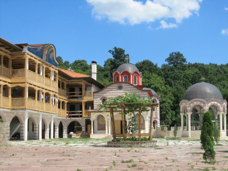 Манастири и църкви в България: Църногорски (Гигински) манастир