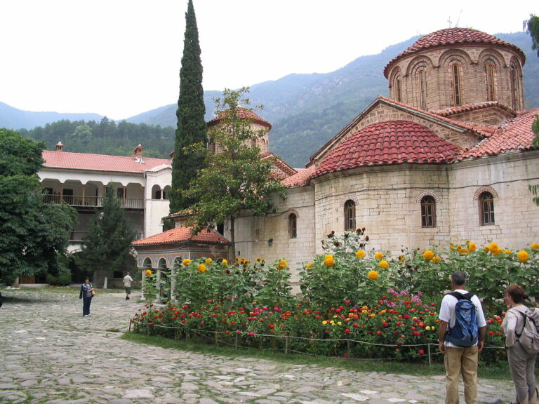 Манастири и църкви в България: Бачковски манастир