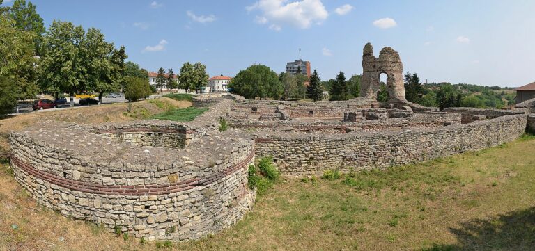 Кастра Мартис – Късноримската крепост в град Кула