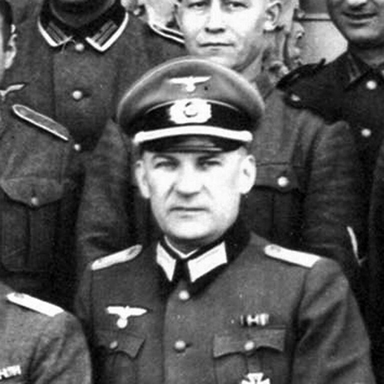 Албърт Бател се опълчва на СС и заплашва да ги убие, ако се опитат да отведат евреите от Пшемишъл