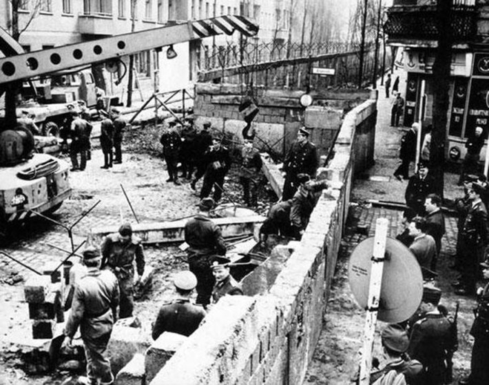 Изграждането на Берлинската стена, 1961г