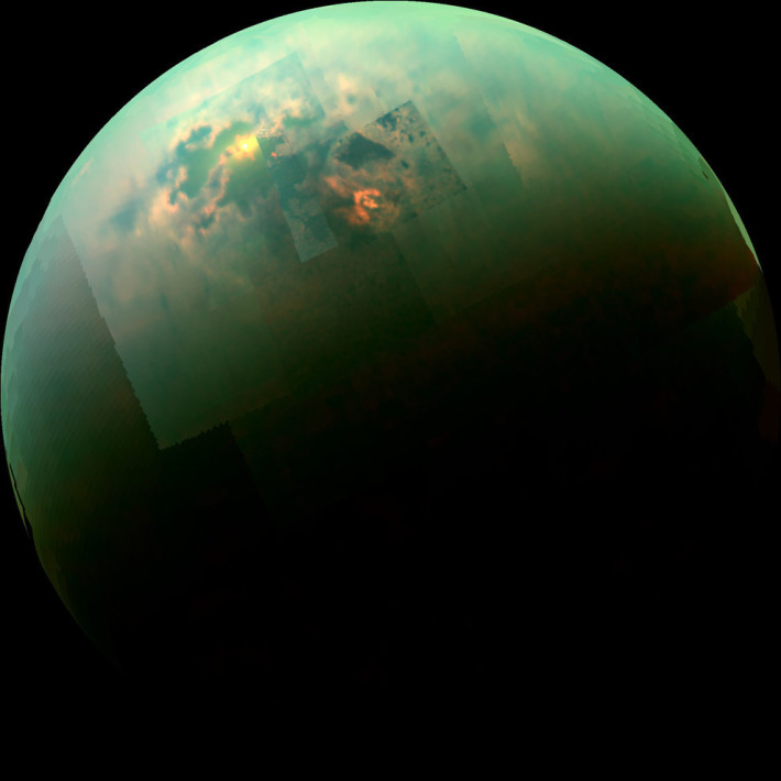 Отражение на Слънцето в един от океаните на Титан.