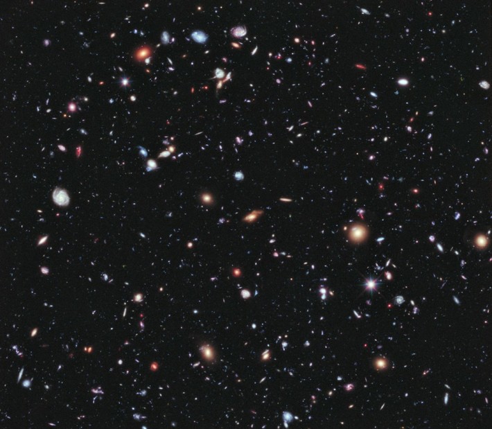 Малко парченце от небето – всяка една точица е галактика.