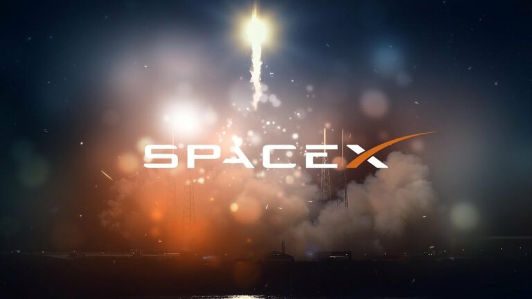 SpaceX изпраща двама души до Луната през 2018г